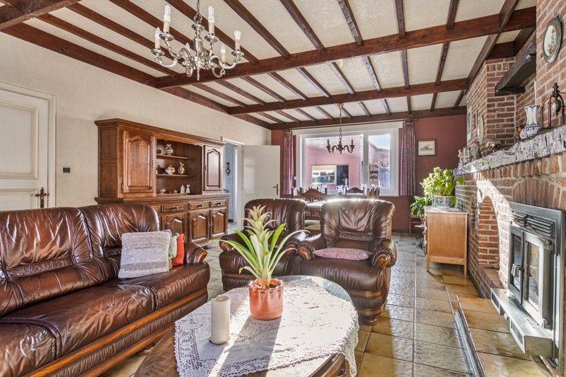 Alleenstaande woning met magazijn/loods TE KOOP in hartje Dentergem! foto 4