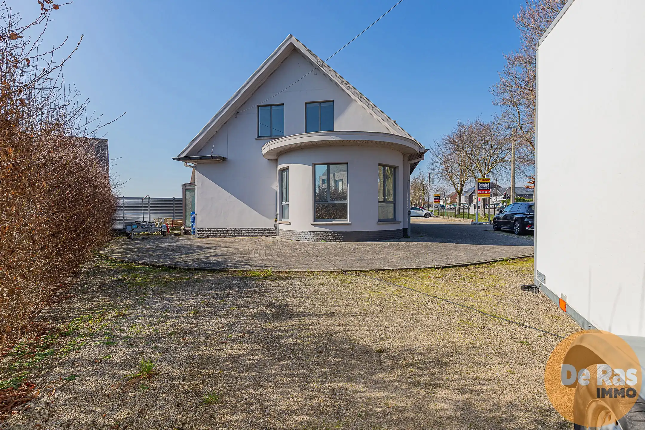 Hoofdfoto van de publicatie: ERPE - Commerciële hoeklocatie op 10a 42ca met mogelijkheden