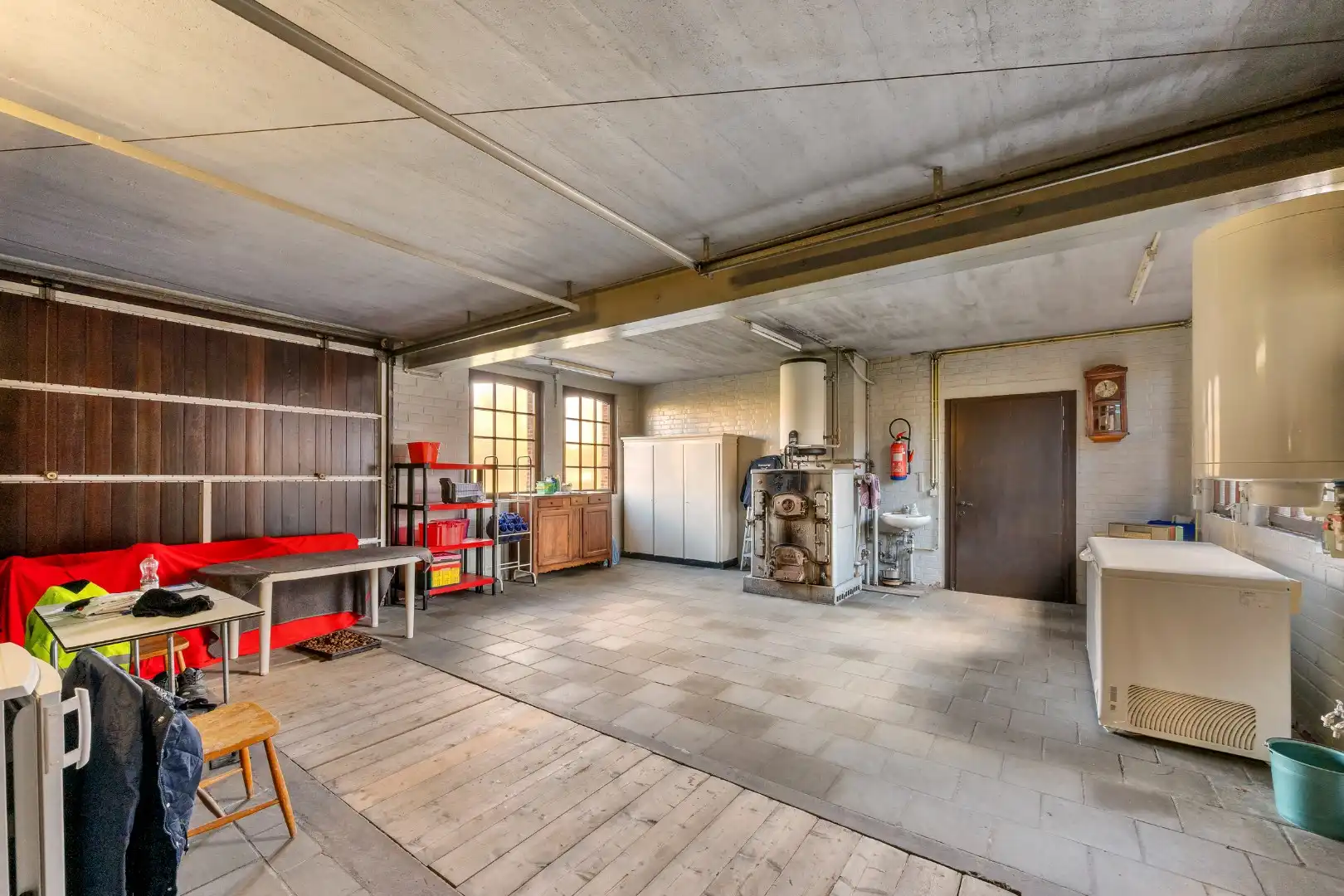 Unieke eigendom met 2 schuren, kapschuur, paardenstal en verzichten foto 29