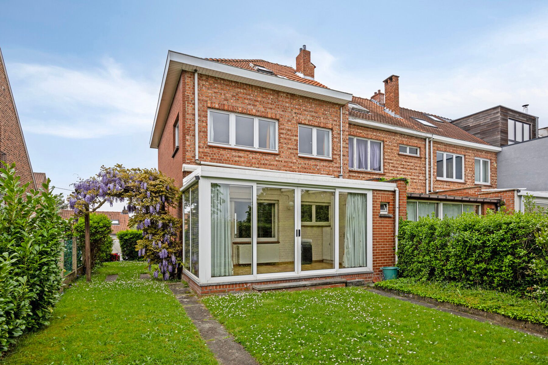 OPTIE Bel-etage woning met 4 slaapkamers, garage en tuin foto 3