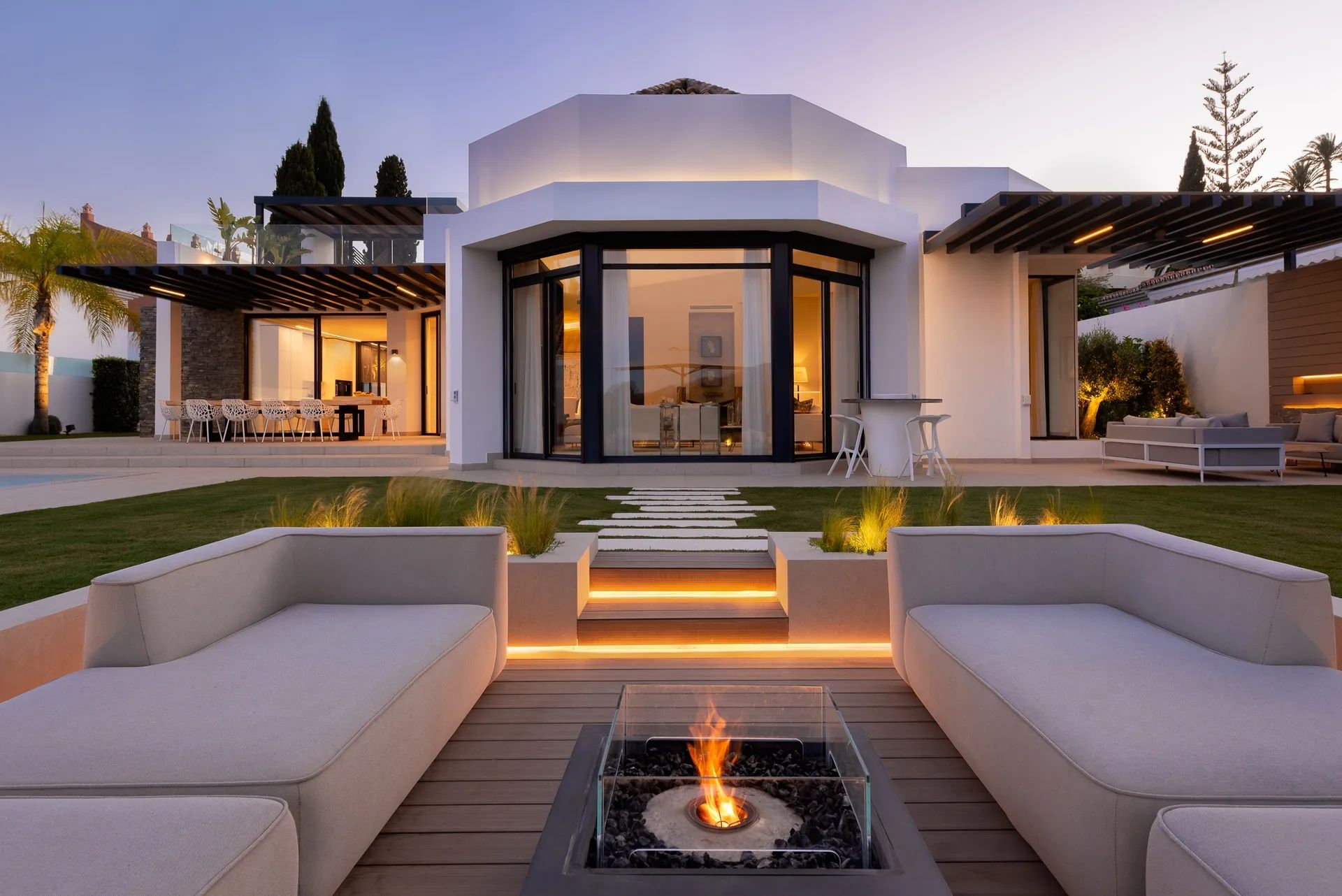 ()=>{if(producerUpdateValueVersion(node),producerAccessed(node),node.value===ERRORED)throw node.error;return node.value} Villa La Vista Aloha - 29600 Nueva Andalucia