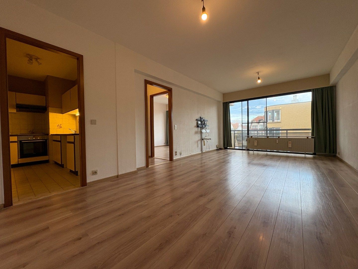 Ruim appartement met 3 slaapkamers te huur – centrum Koksijde foto {{pictureIndex}}