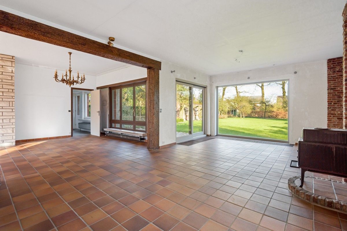 Charmant te renoveren woning op 2192m² aan de voet van het Zoerselbos. foto 8