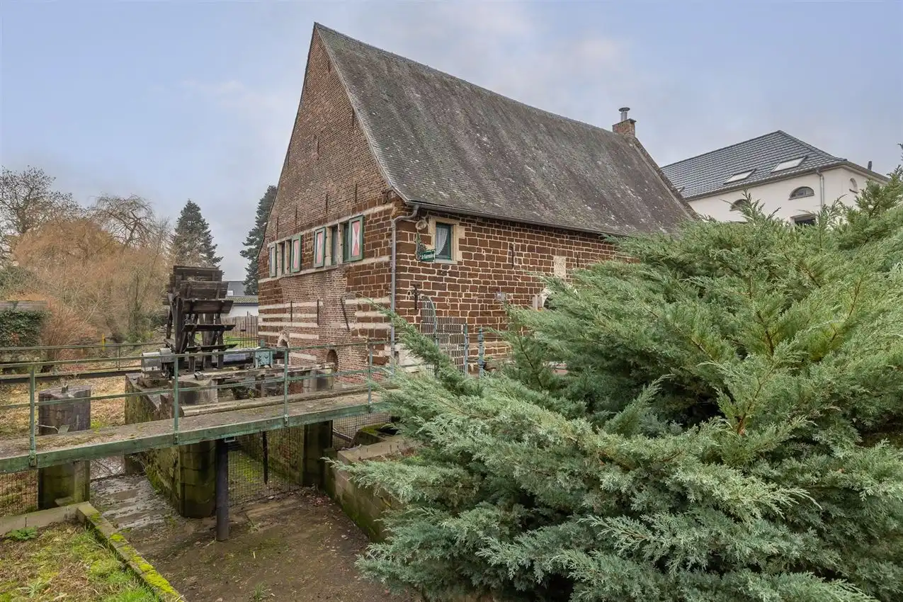 Uniek gebouw met historische waarde en karakter foto 2