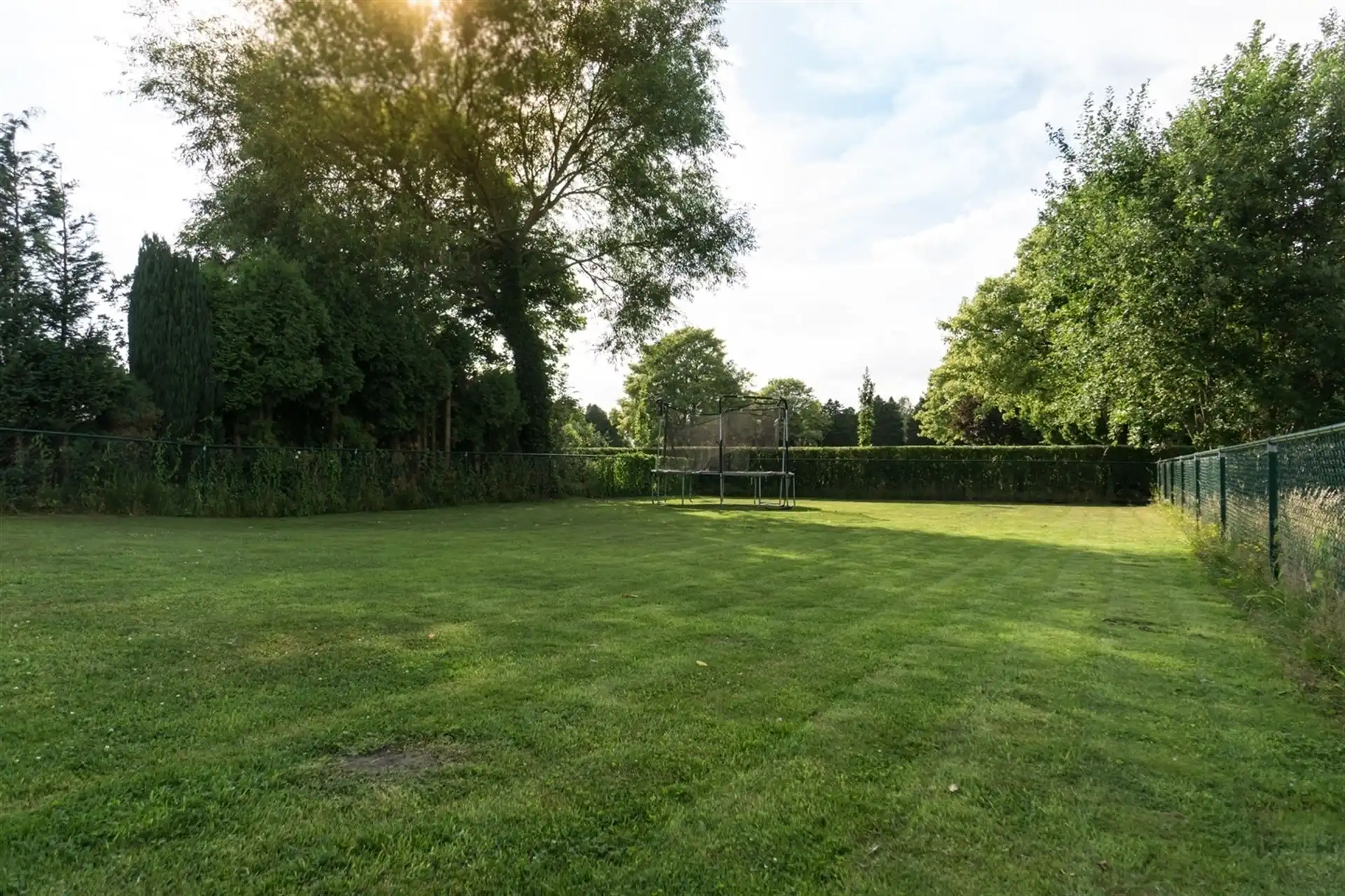 Lichtrijk dakappartement met 2 slpks, terras en garage (+€29.000) foto 13