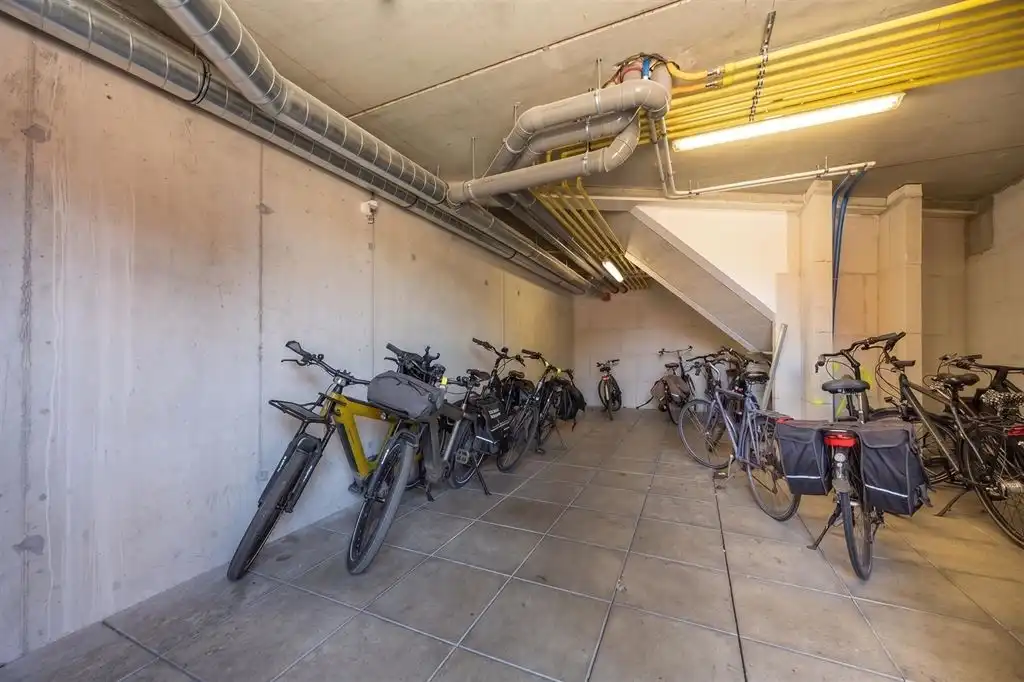 Recent appartement met groen zicht en P foto 18
