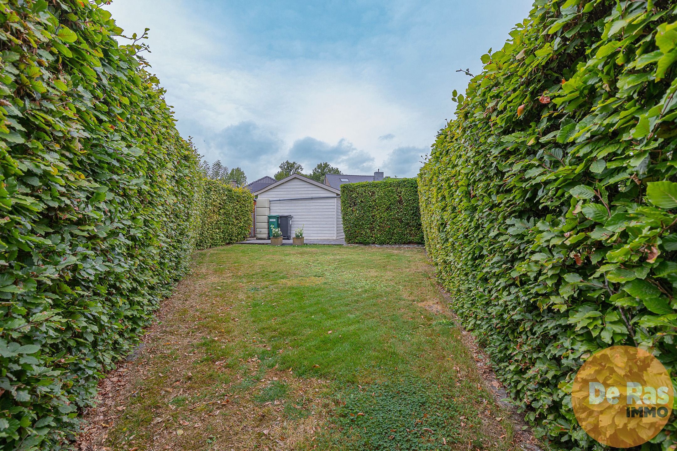 HILLEGEM – Gerenoveerde, ruime HOB met schitterende tuin foto 27