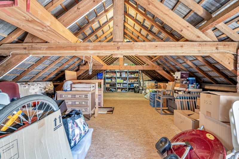 Instapklare gezinswoning met tuin & garage in hartje Dikkelvenne foto 17