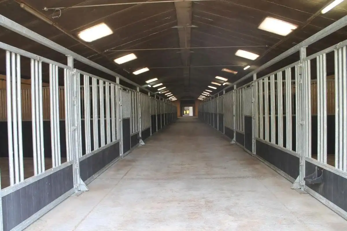 Boerderij met paardenfaciliteiten en graslanden op 14.490m² foto 18