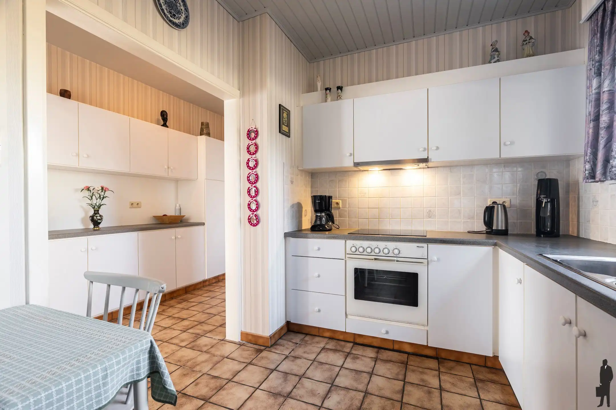 Landelijk gelegen zonevreemde woning met groot bijgebouw te Minderhout foto 7