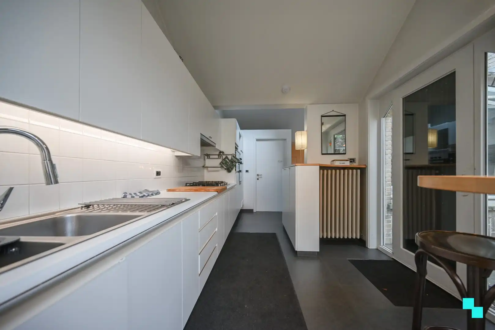 Prachtige woning met vier slaapkamers nabij centrum Izegem foto 7