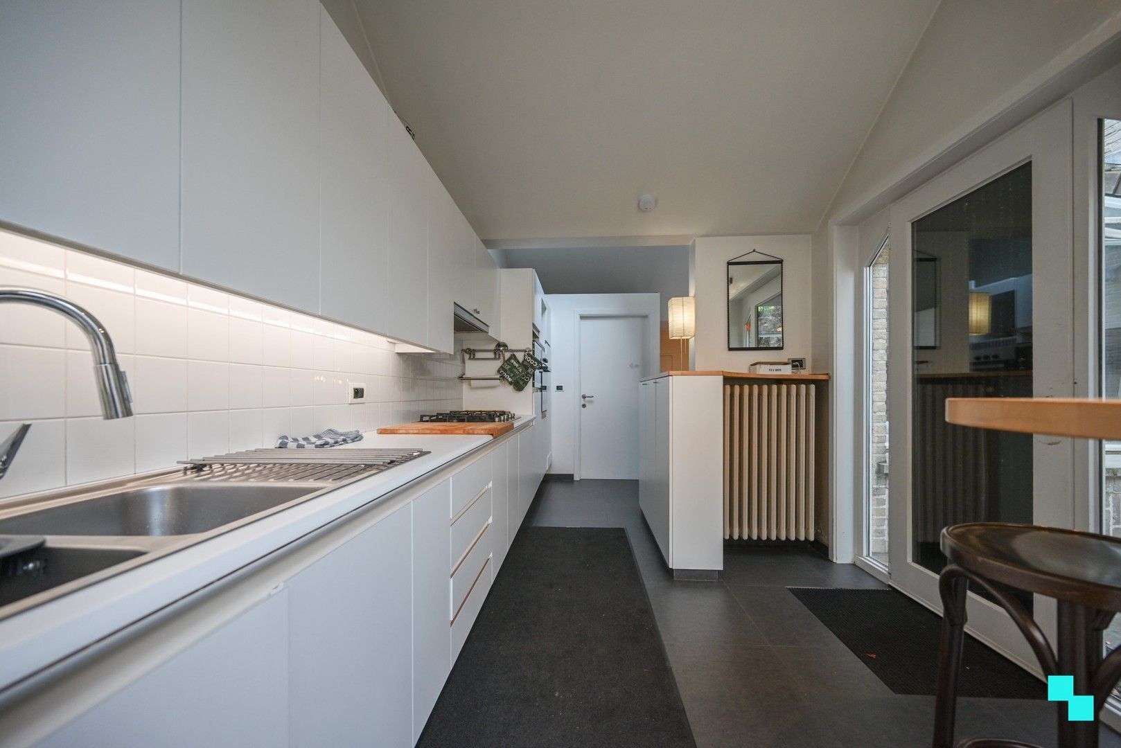 Prachtige woning met vier slaapkamers nabij centrum Izegem foto 7