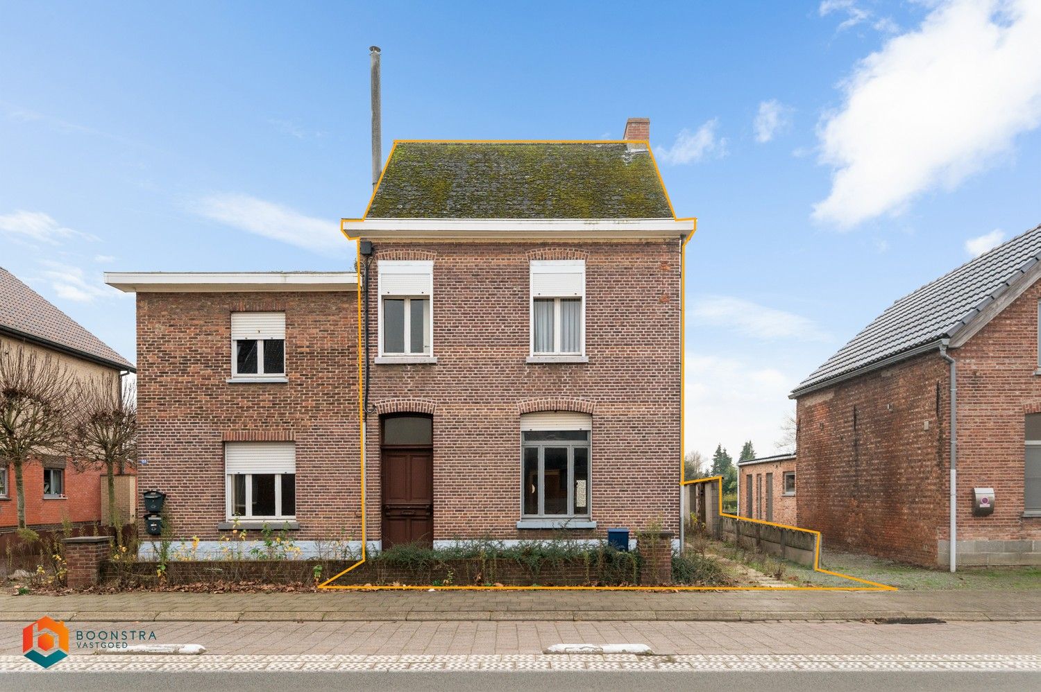 Hoofdfoto van de publicatie: Te renoveren woning met 3 slpkrs te Beerzel