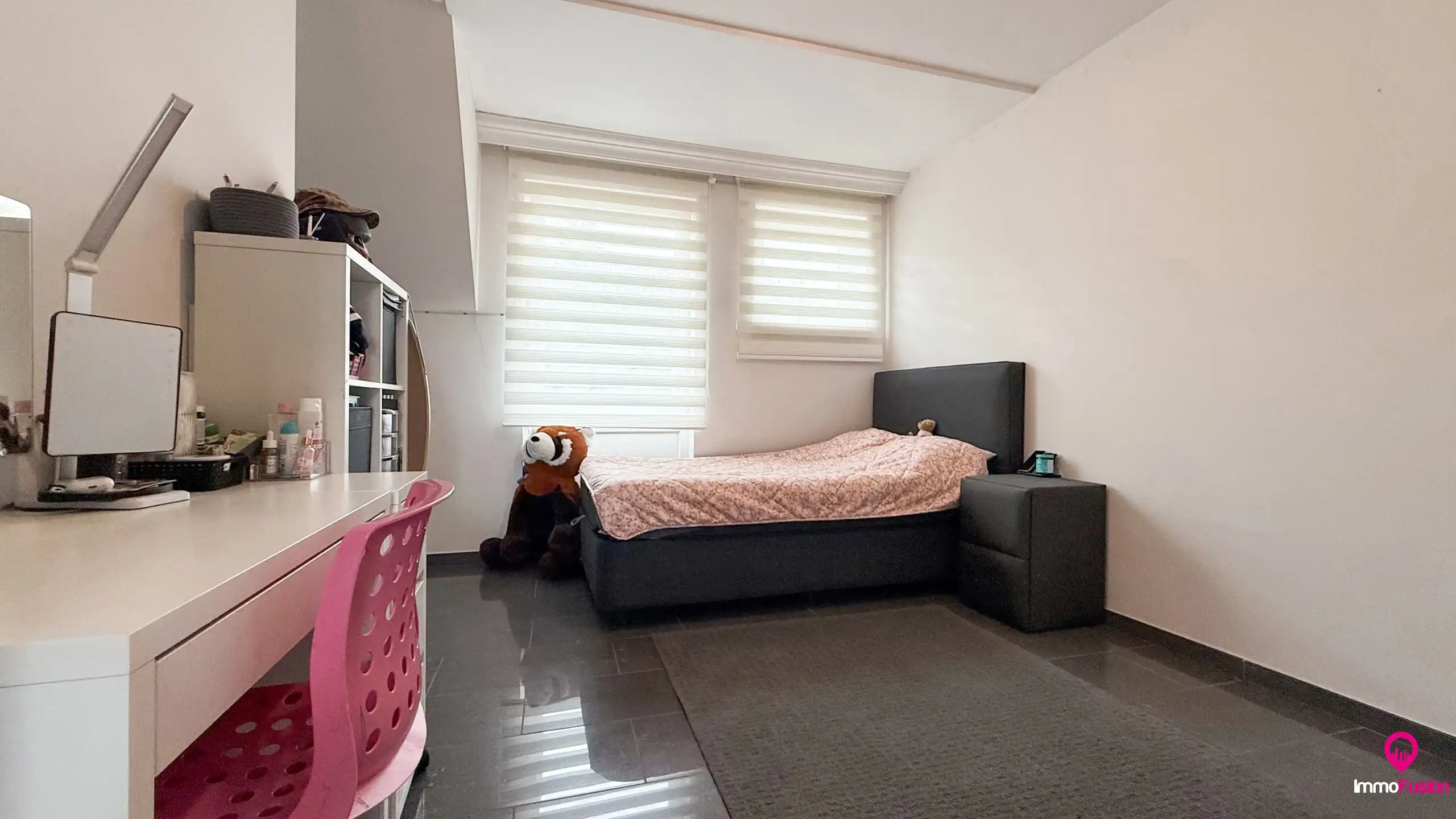 Instapklare woning met 3 slpks, tuin en garage in Lillo! foto 21