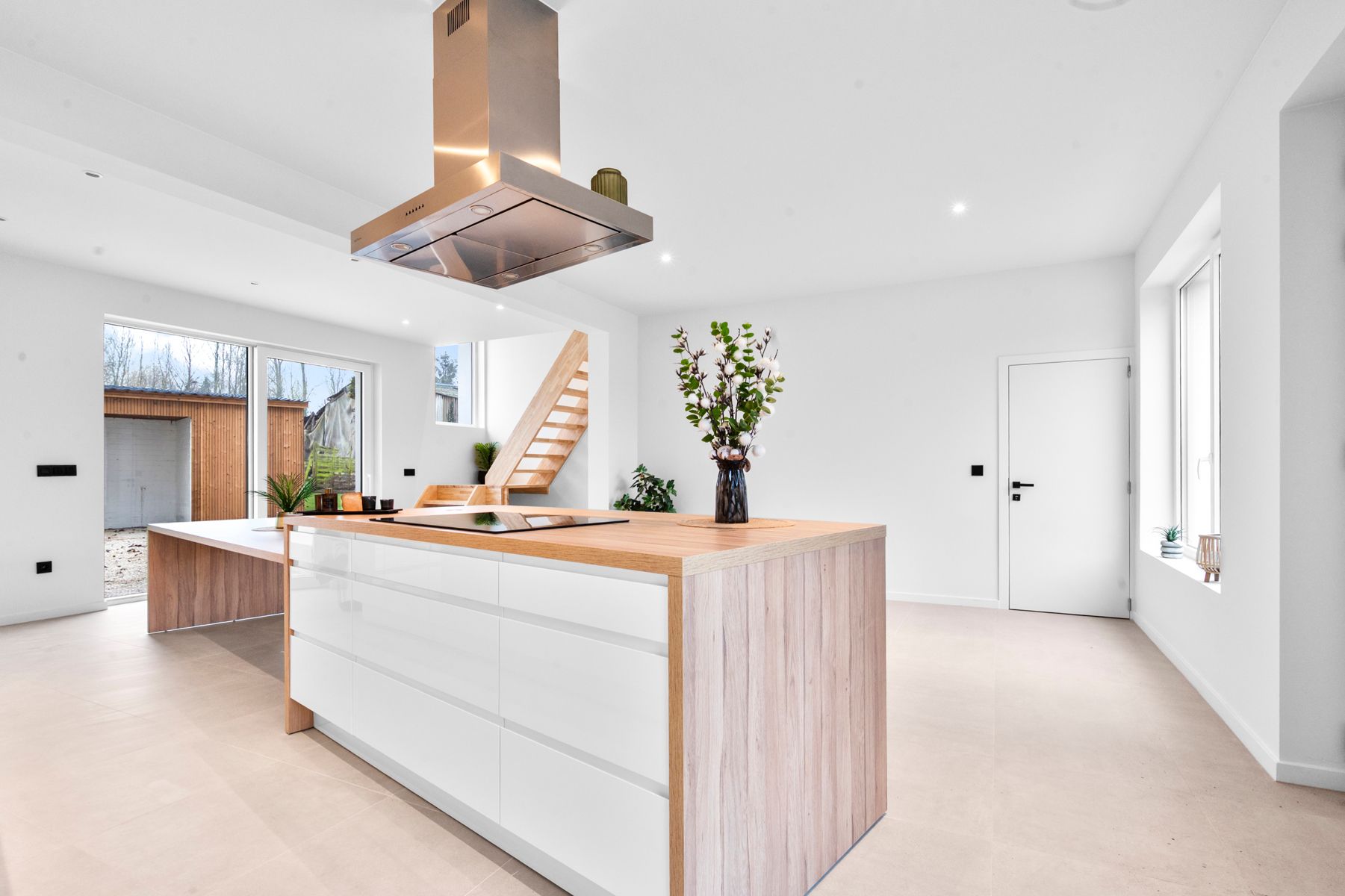 Instapklare woning met 5 slaapkamers en 2 badkamers foto 2