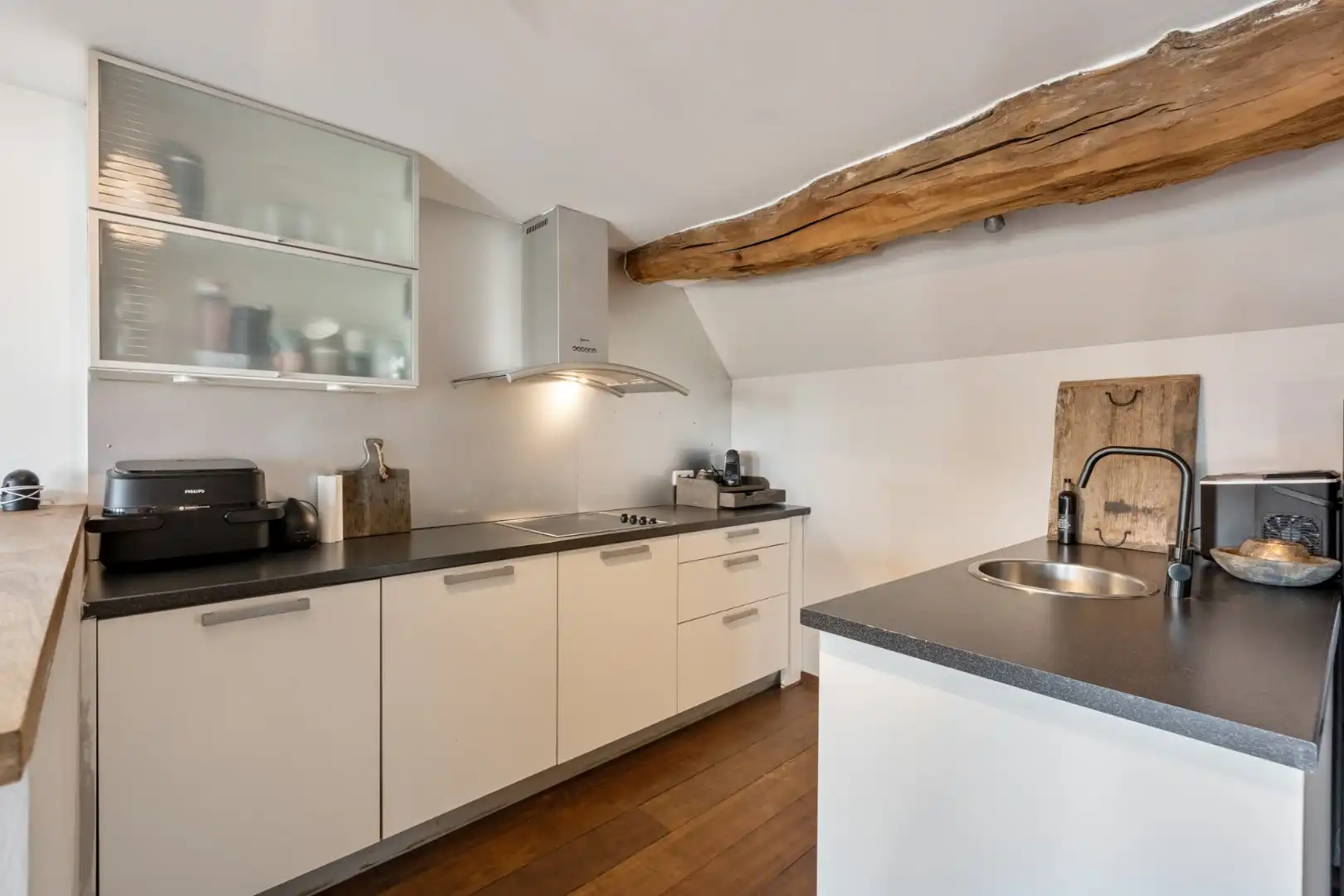 Comfortabel duplex appartement op de 3de en 4de verdieping van een kleinschalige residentie op een steenworp van de historische markt!  foto 12