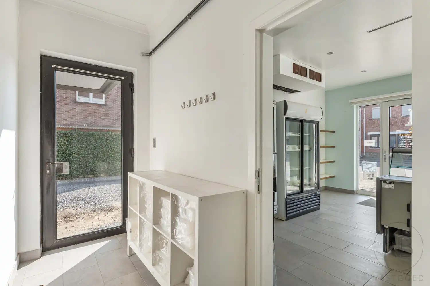 Goed gelegen handelspand foto 9