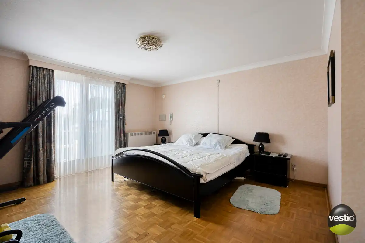 ROYALE WONING MET DOKTERSPRAKTIJK TE BILZEN HOESELT. foto 17