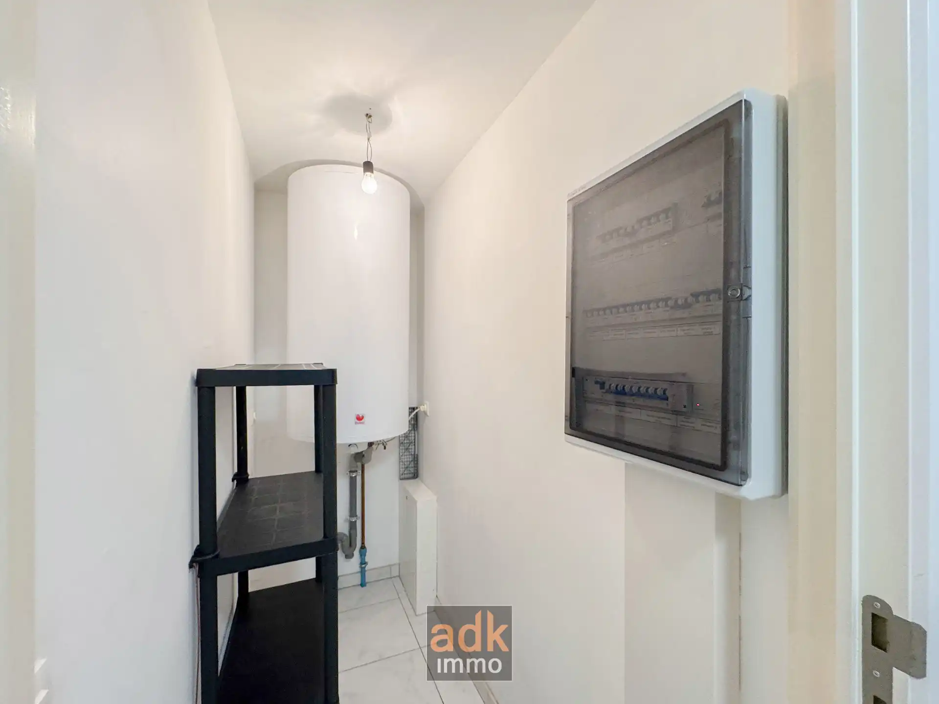 Ruim en lichtrijk appartement met zicht op het park. 2 slaapkamers, 2 badkamers, 2 terrassen, incl. kelder.  foto 10