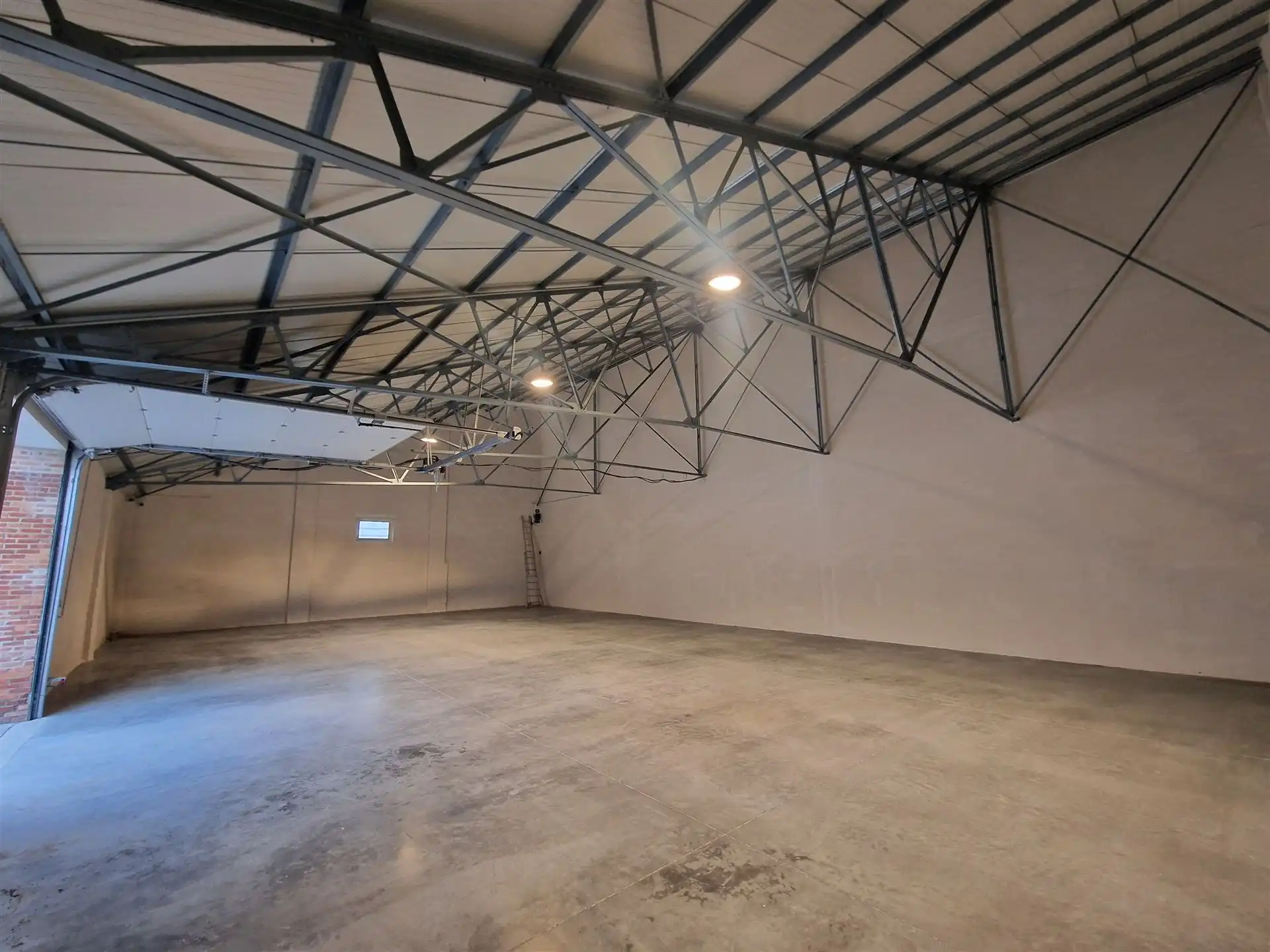 MULTIFUNCTIONEEL MAGAZIJN TE KOOP foto 8