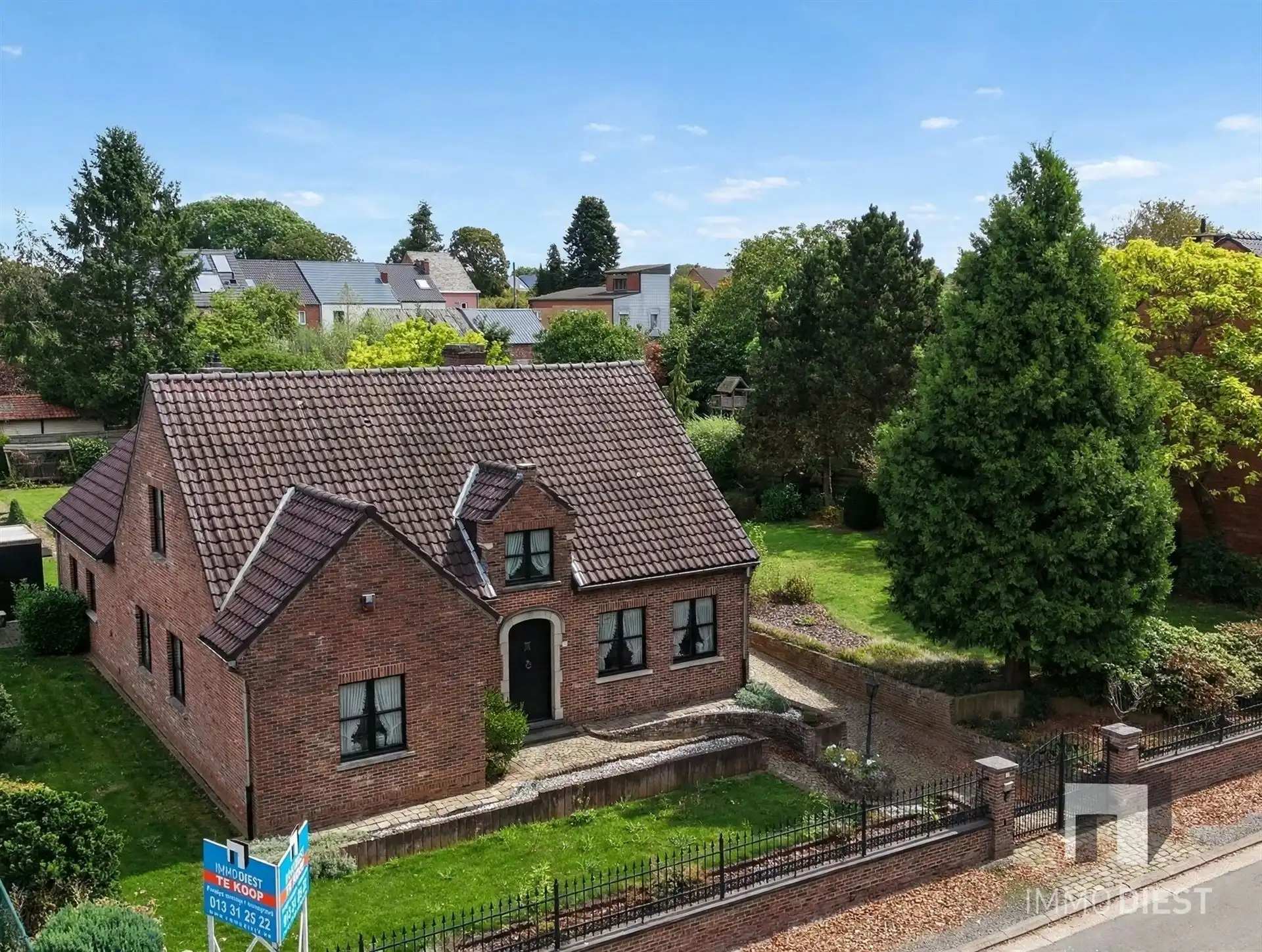 Hoofdfoto van de publicatie: Woning met 4 slpks en mooie tuin, nabij centrum Diest