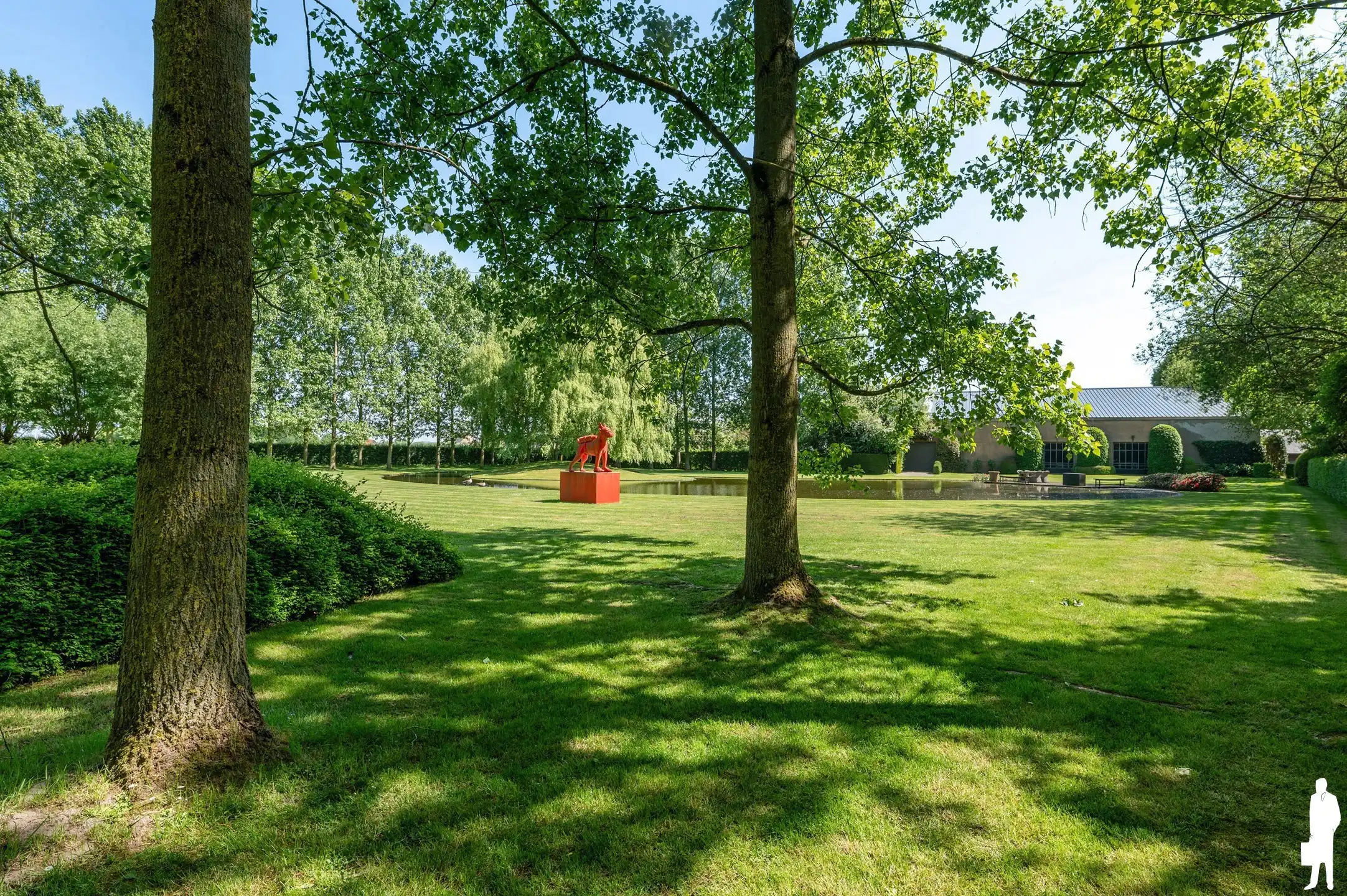 Villa met zwembad, vijver, polyval. ruimte + garage. foto 45