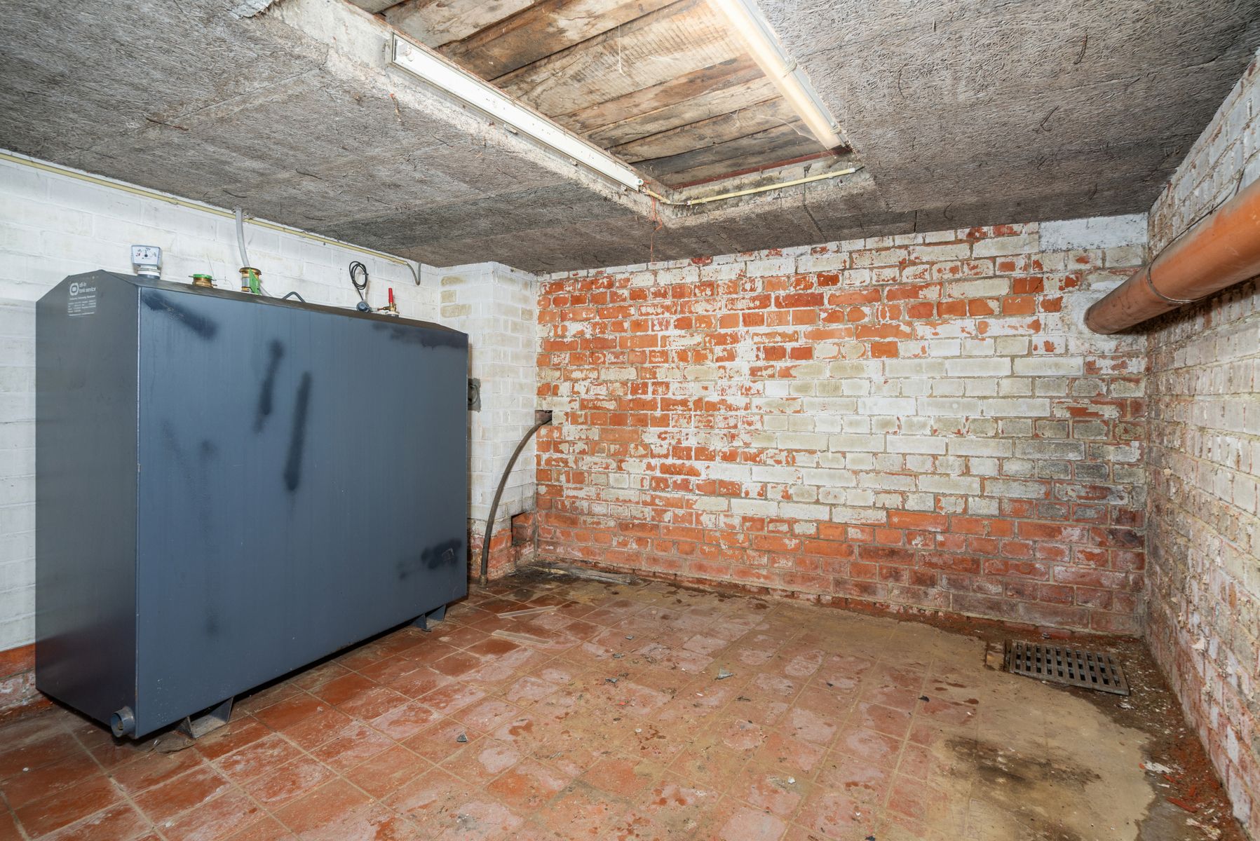 Kantoor met woning te Denderhoutem. foto 25