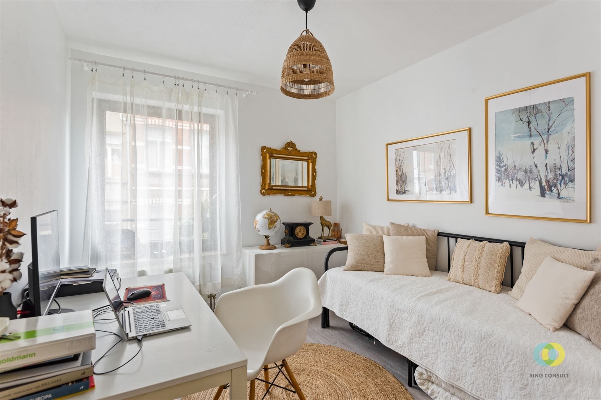 Lichtrijk appartement met 2 slaapkamers + garage foto 9