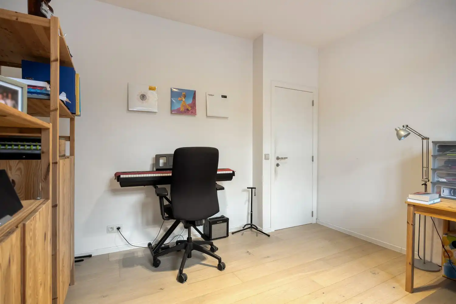 Karaktervolle en gerenoveerde stadswoning met drie ruime slaapkamers en stadstuin foto 17
