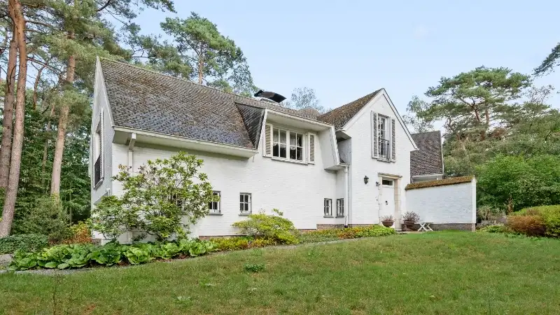 Karaktervolle villa van 325m² met 5 slaapkamers op 24 are foto 29