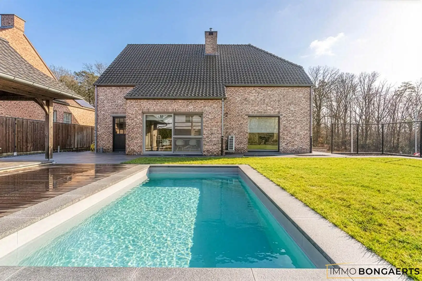 Prachtig afgewerkte woning met praktijkruimte foto 32