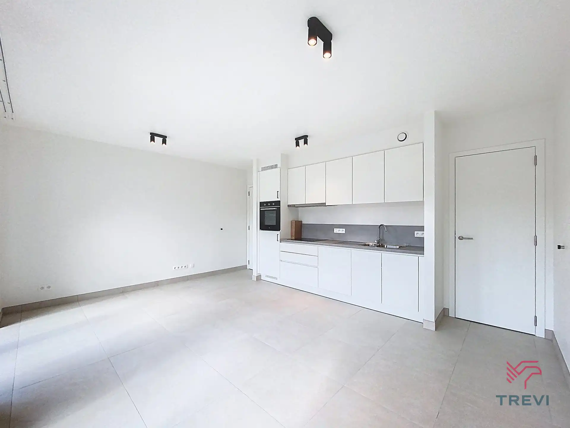 Nieuwe studio met terras in een groene omgeving foto 3