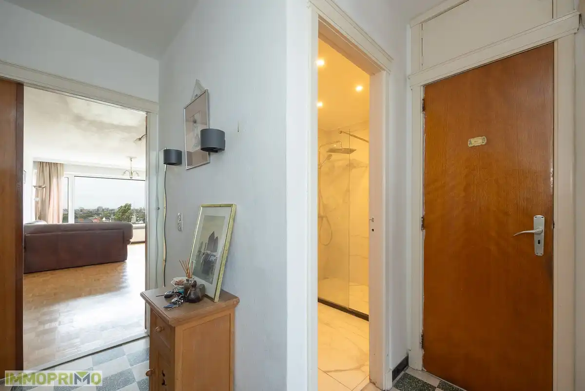 Mooi 2 slaapkamerappartement gelegen op de 9de verdieping met prachtig zicht foto 2