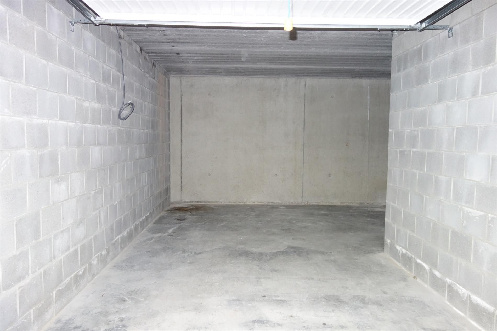 Individuele garagebox te huur in handelscentrum foto 2