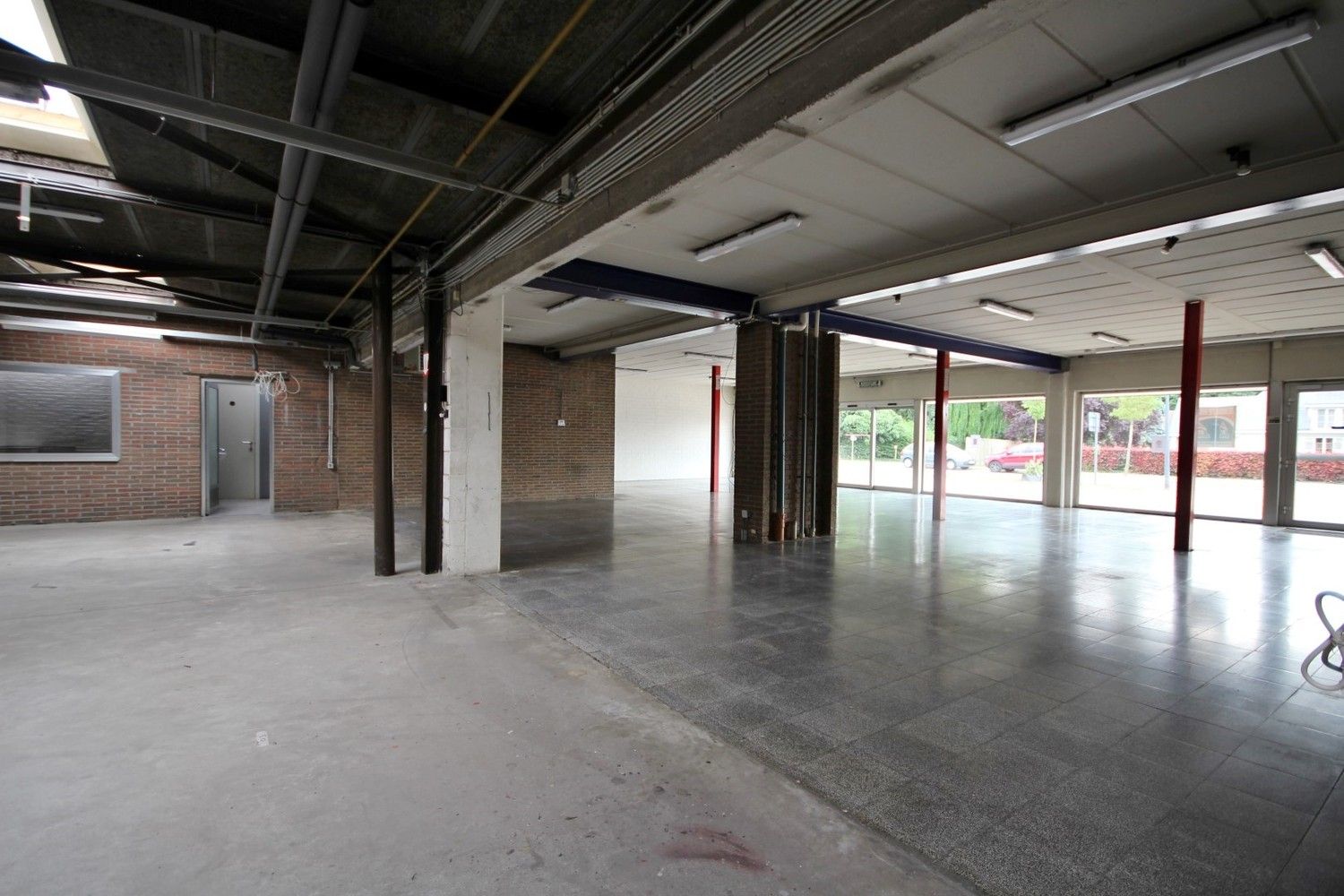 Ruim handelspand met magazijn op toplocatie foto 16