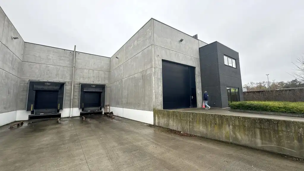 Loods met laadkade en kantoor te huur in Mechelen-Noord I foto 10