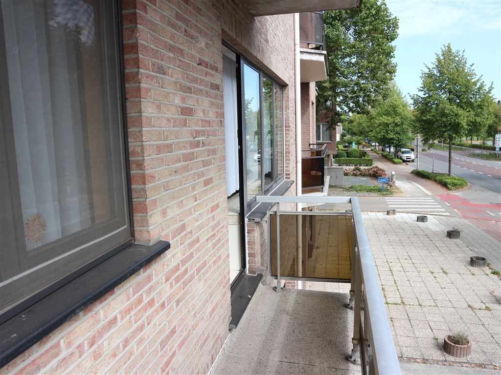 Ruim appartement op 1e verdieping met lift foto 5