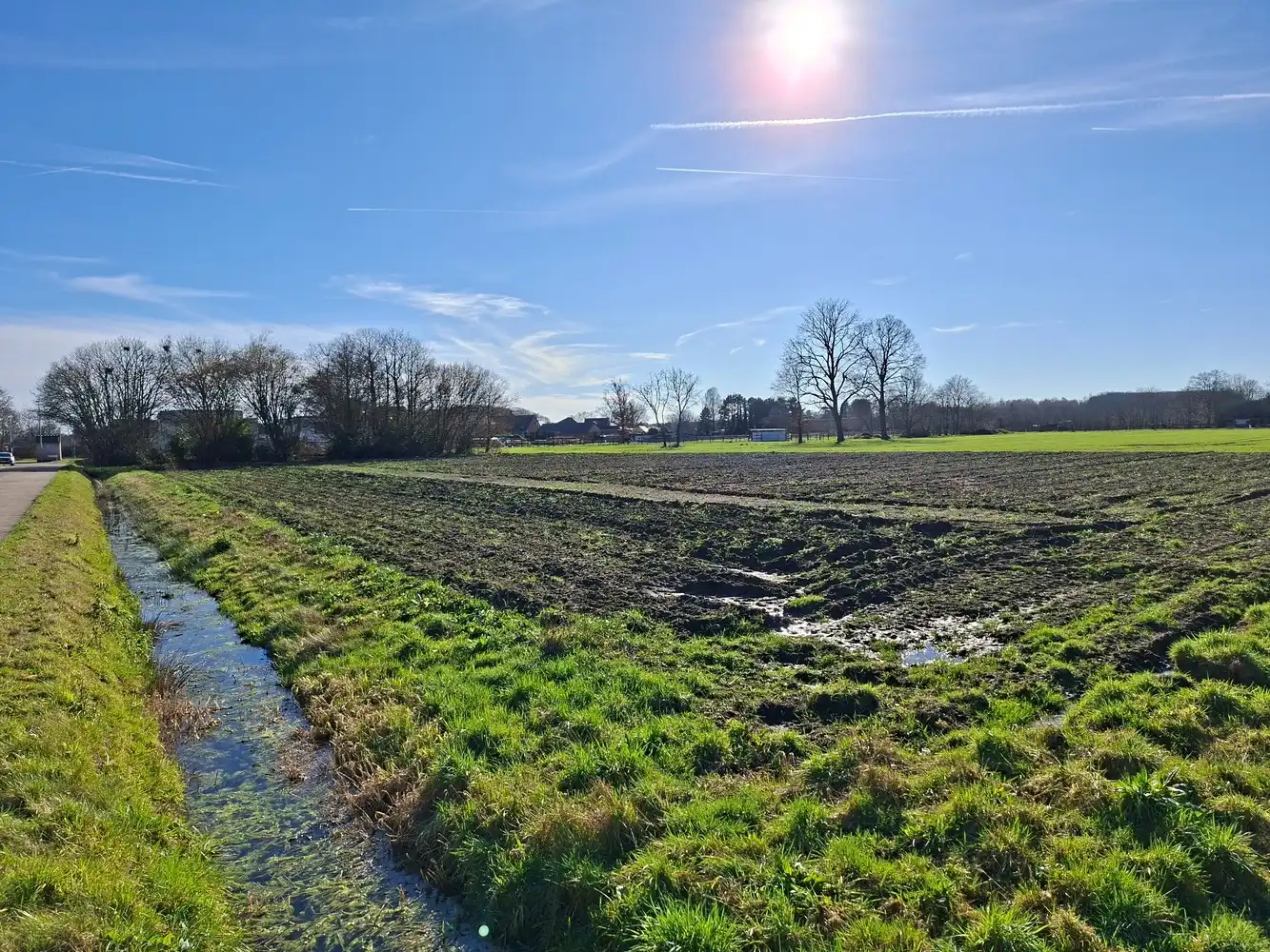 Landbouwgrond met een oppervlakte van 5804 m², langs twee straten bereikbaar. foto 2