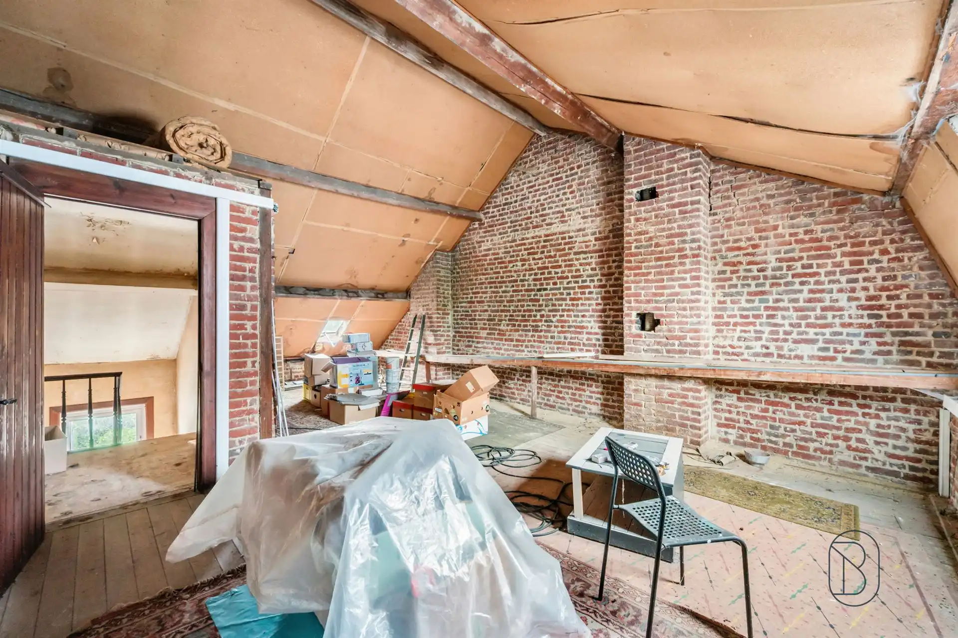 Te renoveren woning met 2 slpk en zolder in Doornik foto 10