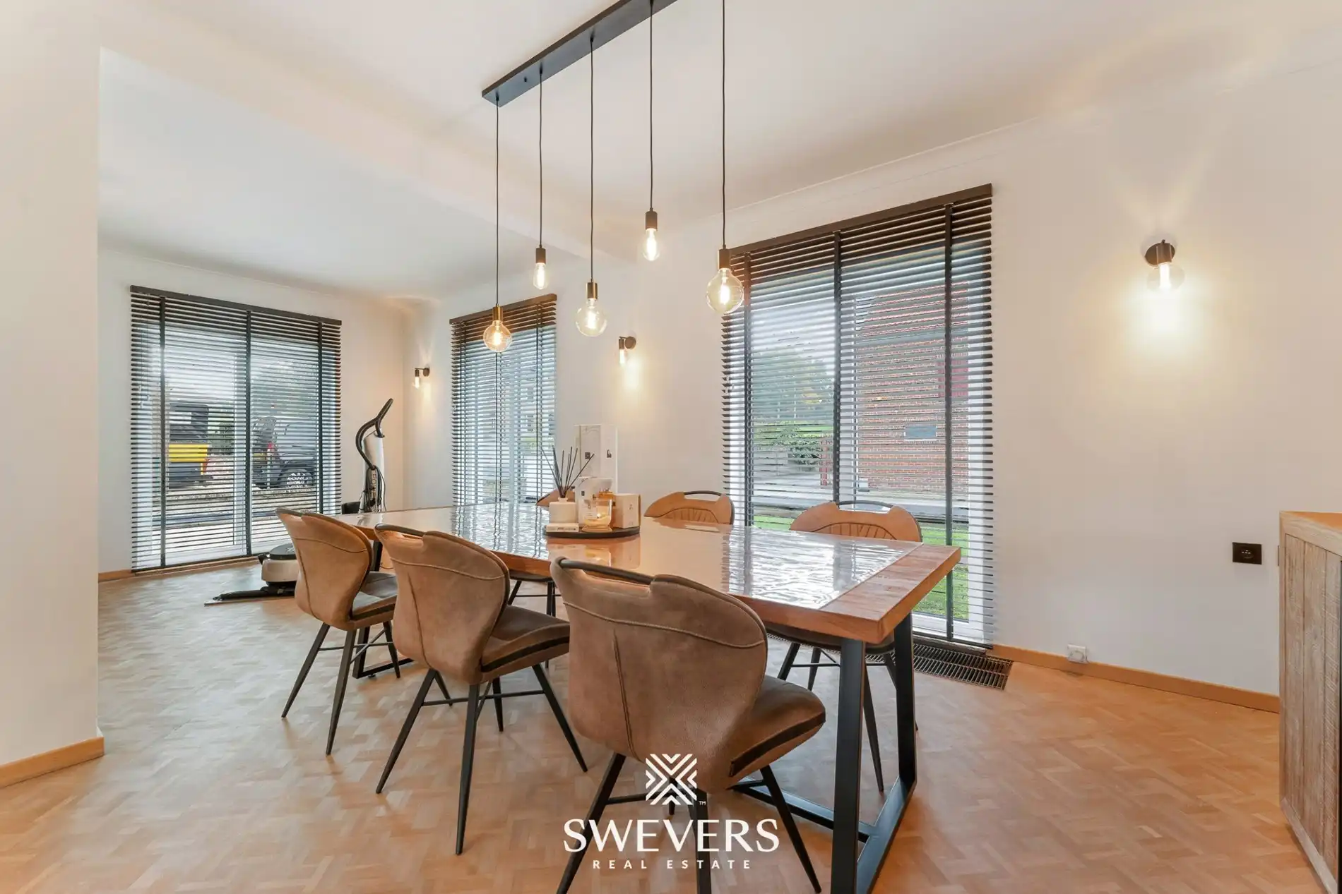 Volledig vernieuwd pareltje met terras, balkon & loods in Riemst foto 6