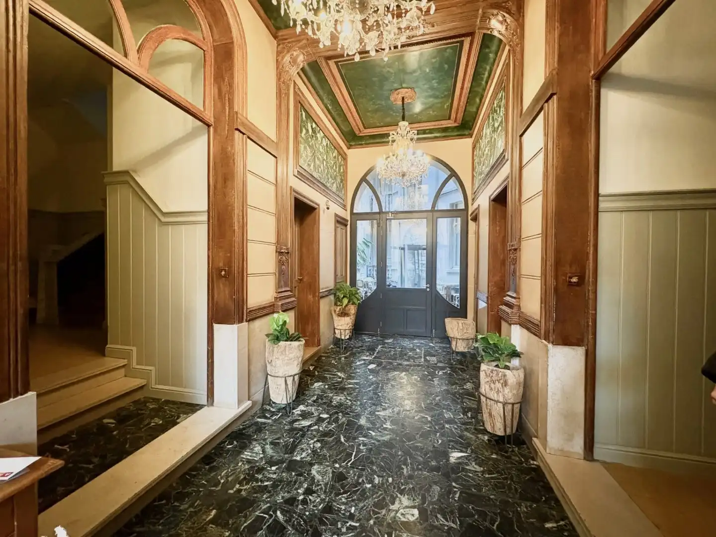 Elegante en instapklare 2-slaapkamerappartement in het groeiende Zurenborg foto 16