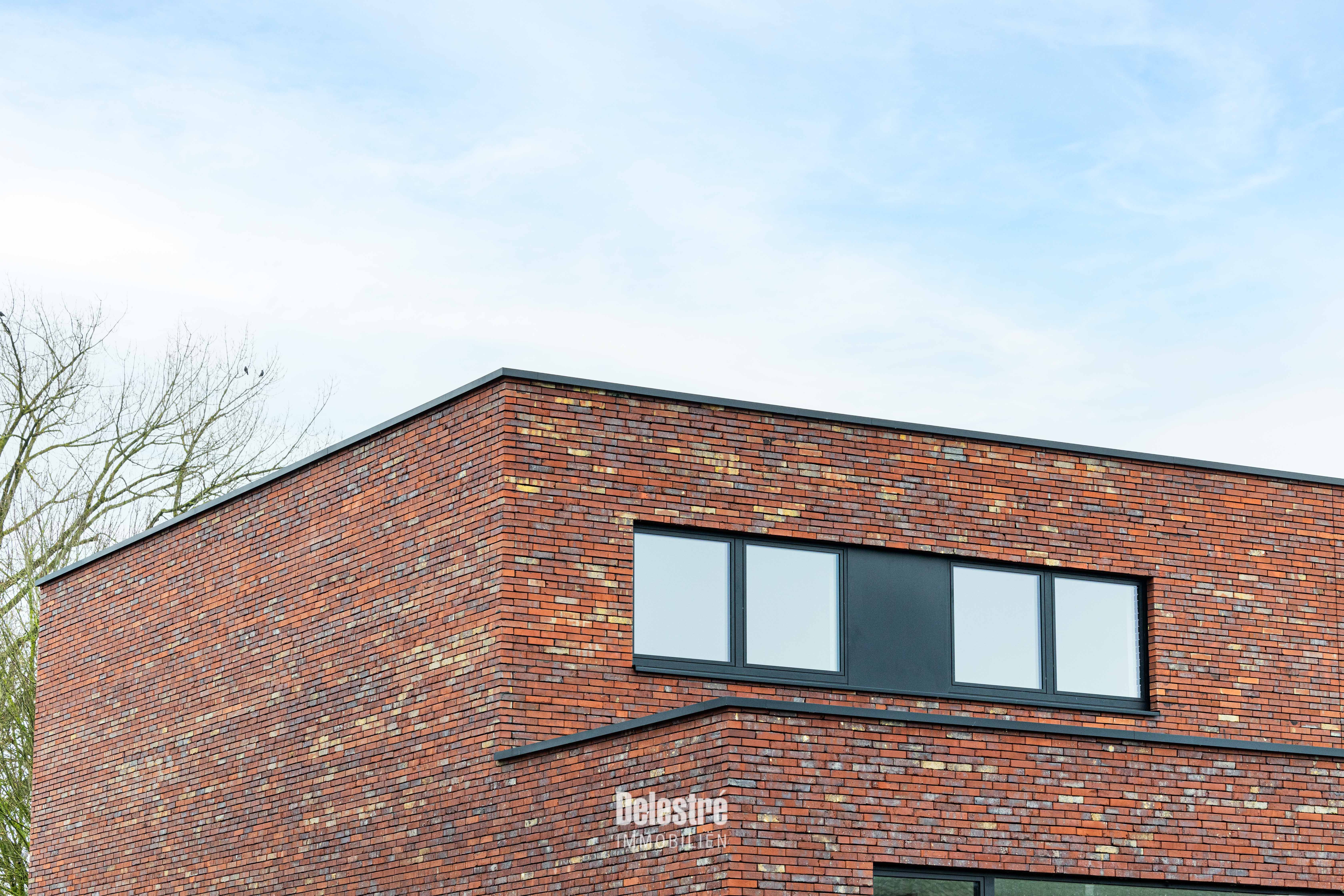 NIEUWBOUW OPEN BEBOUWING MET ZALIGE TUIN foto {{pictureIndex}}