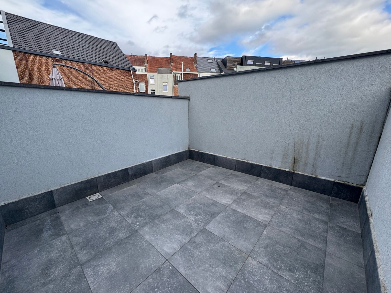 Kleine woning met 1 slaapkamer en terras foto 8