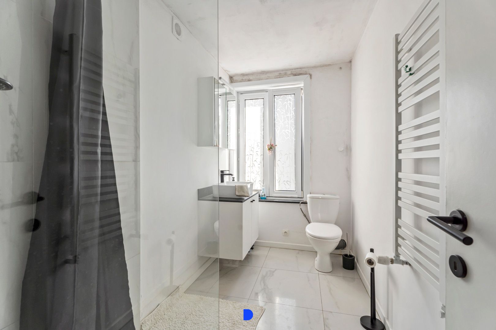 Instapklare kantoorruimte met appartement centrum Meulebeke foto 14