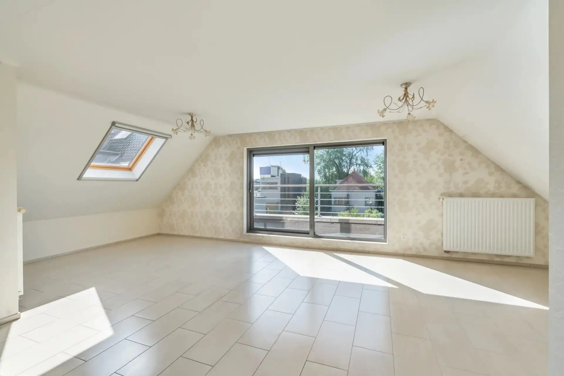 Instapklaar appartement met ruim terras in Heusden foto 9