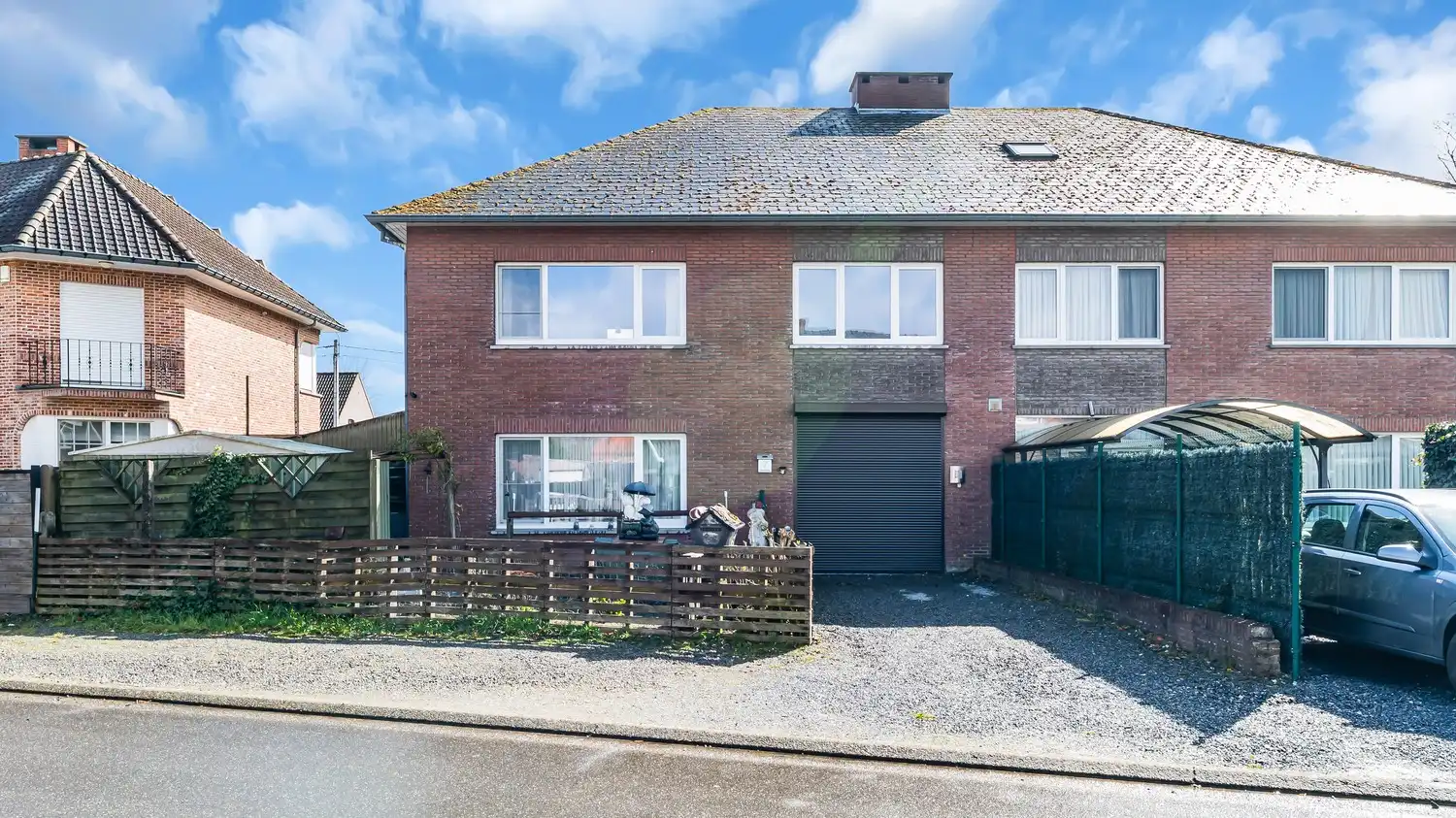 Hoofdfoto van de publicatie: Halfopen bebouwing met 3 slaapkamers en zolder met mogelijkheid tot extra slaapkamers