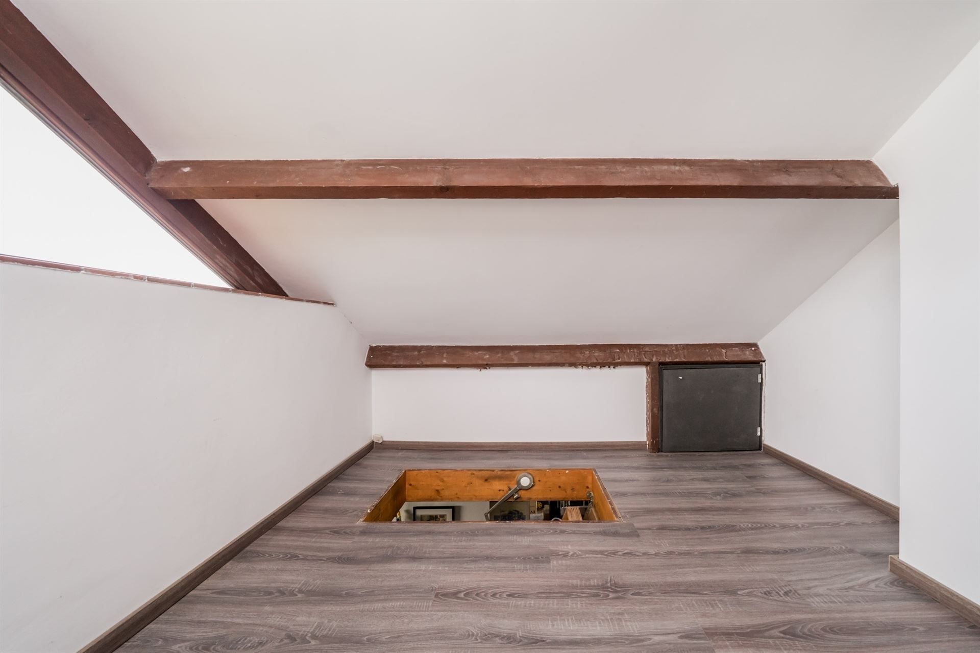 Ruime lichtrijke villa met 313 m² woonoppervlakte en prachtig groen uitzicht foto 26