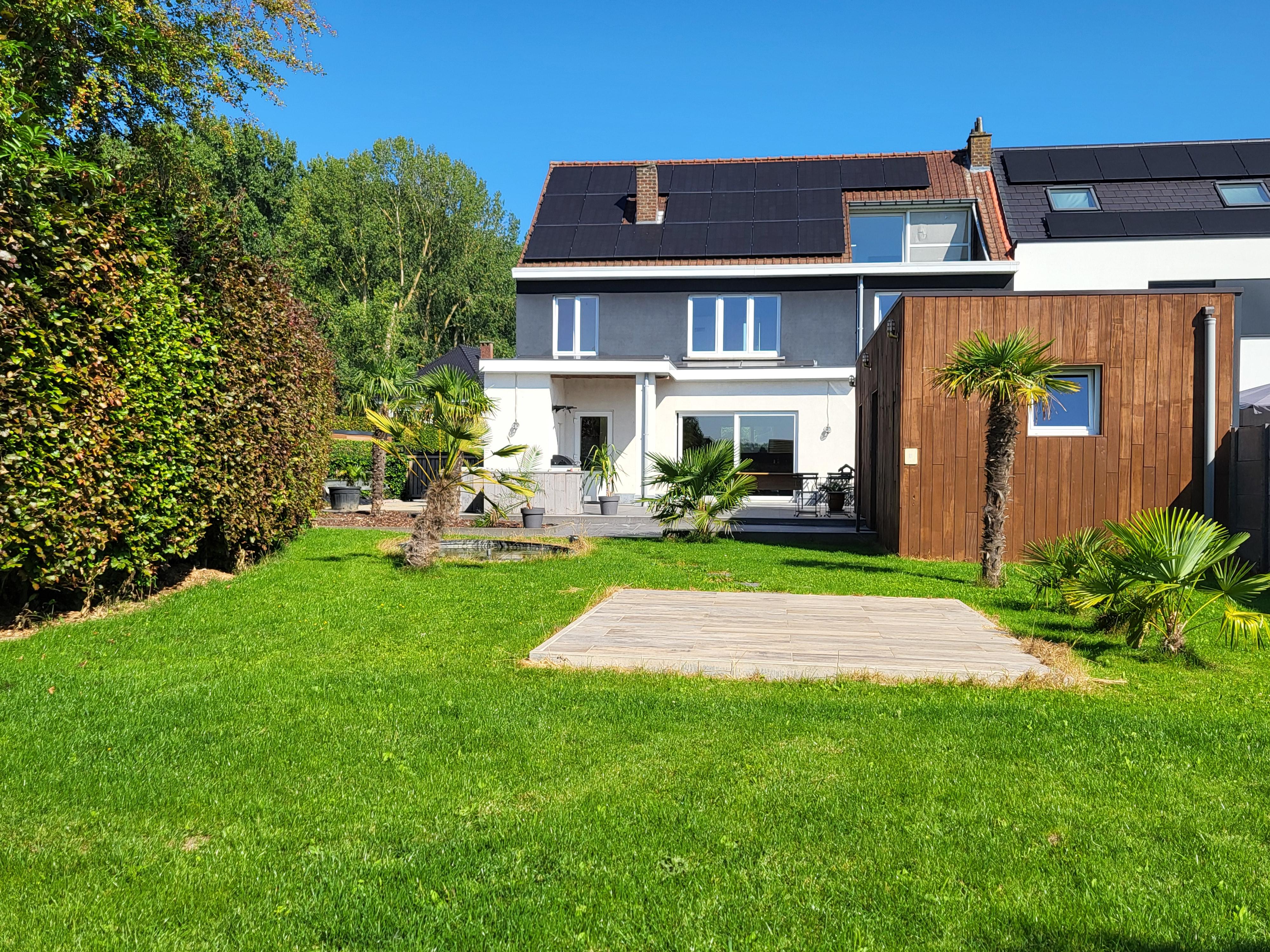 Prachtig gerenoveerde woning en bijgebouw op 571m² met commerciële doeleinden.  foto 7
