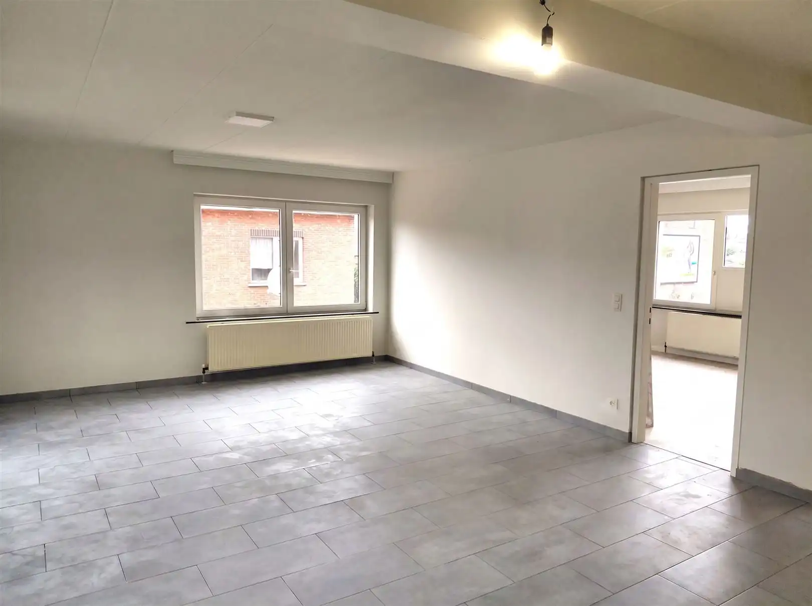 TE HUUR: Appartement met 2 slaapkamers en terras te Beverlo! foto 3