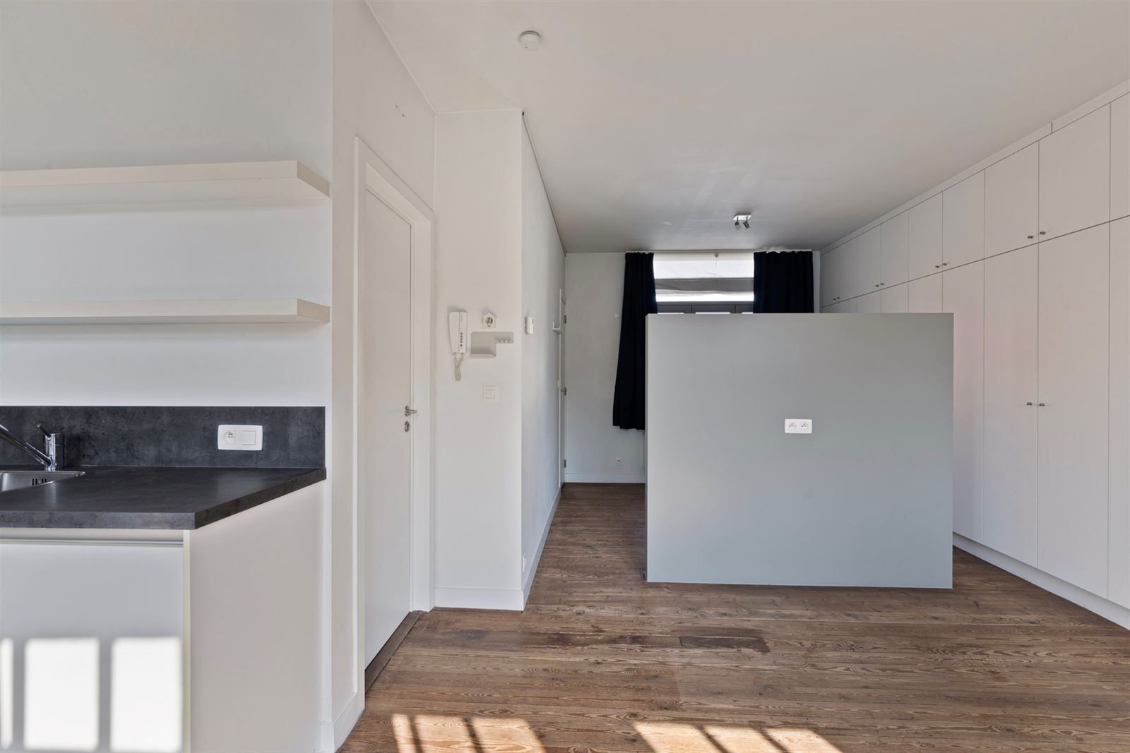 MORTSEL Instapklare studio op topligging met alle comfort foto 6